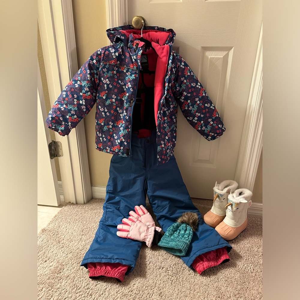 Iceberg brand toddler girls 6T snowsuit + ASSESORIES ! Boots SZ11, hat,  gloves